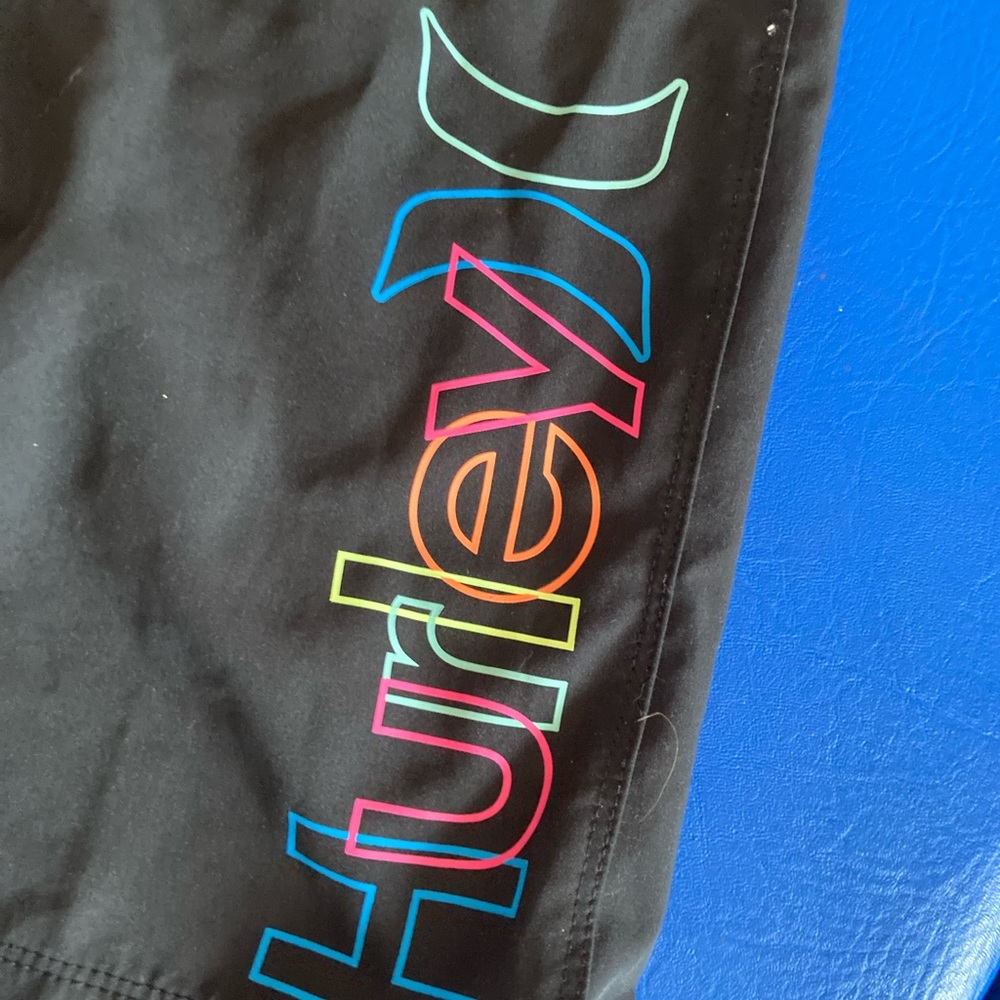 Hurley mens board shorts size 28. Drawstring waist. Quick dry.  Perfect shape - Picture 3 of 6